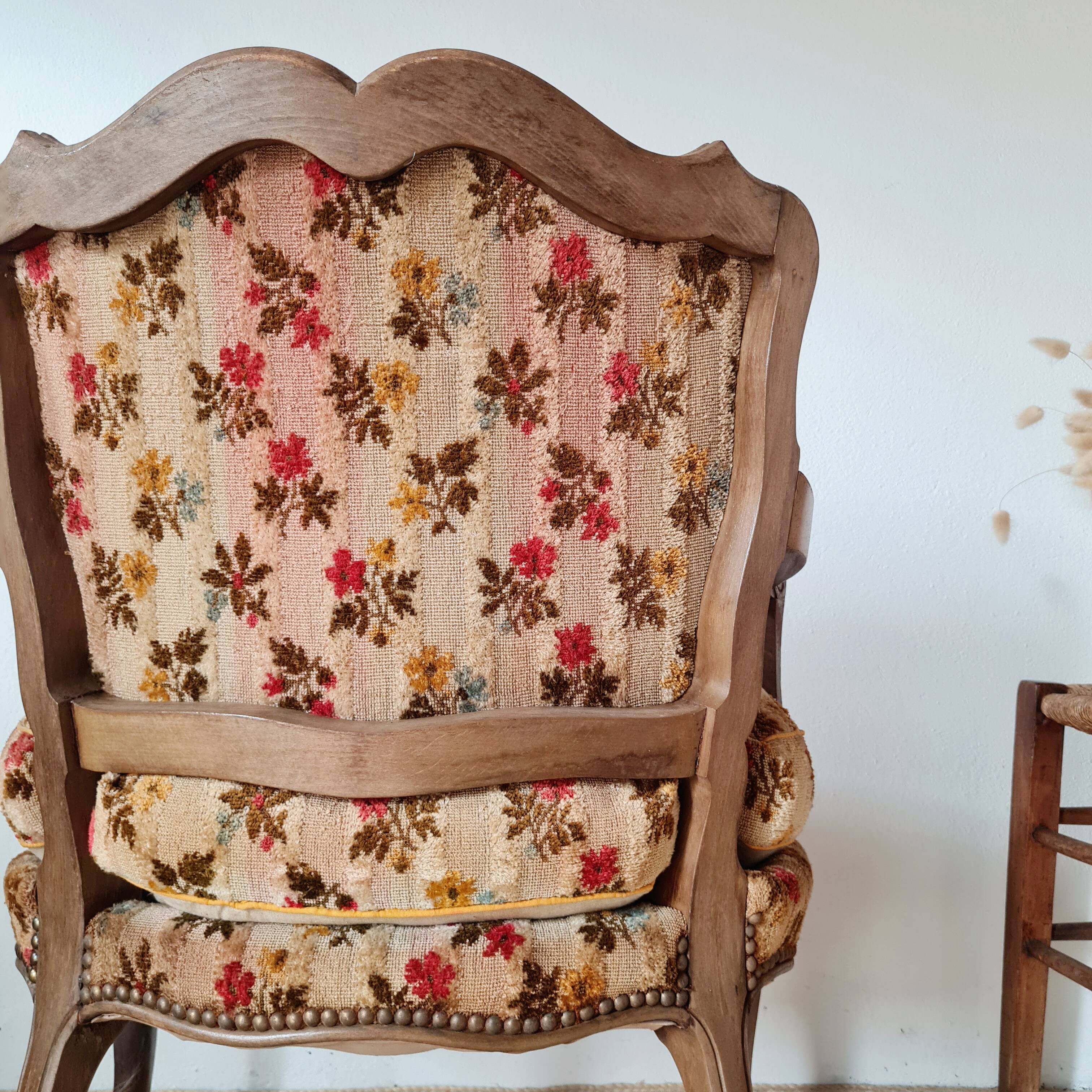 Antique cabriolet armchair in floral velvet – Louis XV style / Retro chic