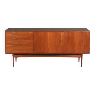 Buffet rétro en teck du milieu du siècle des années 1960 par Mcintosh de Kirklandy