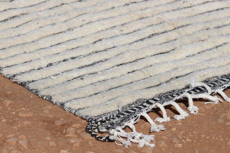 Handmade pure wool rug, size 1.4/2.6 m.