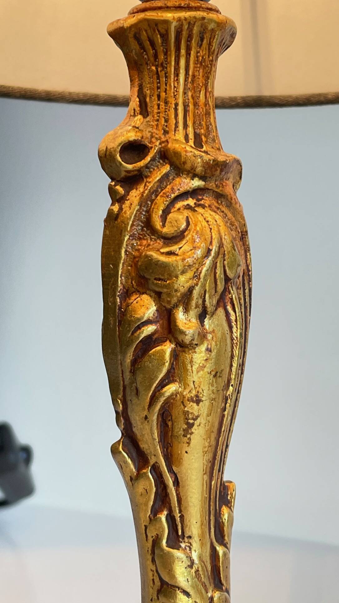 Chic bronze lamp with vintage gold patina