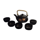 Teapot and cups