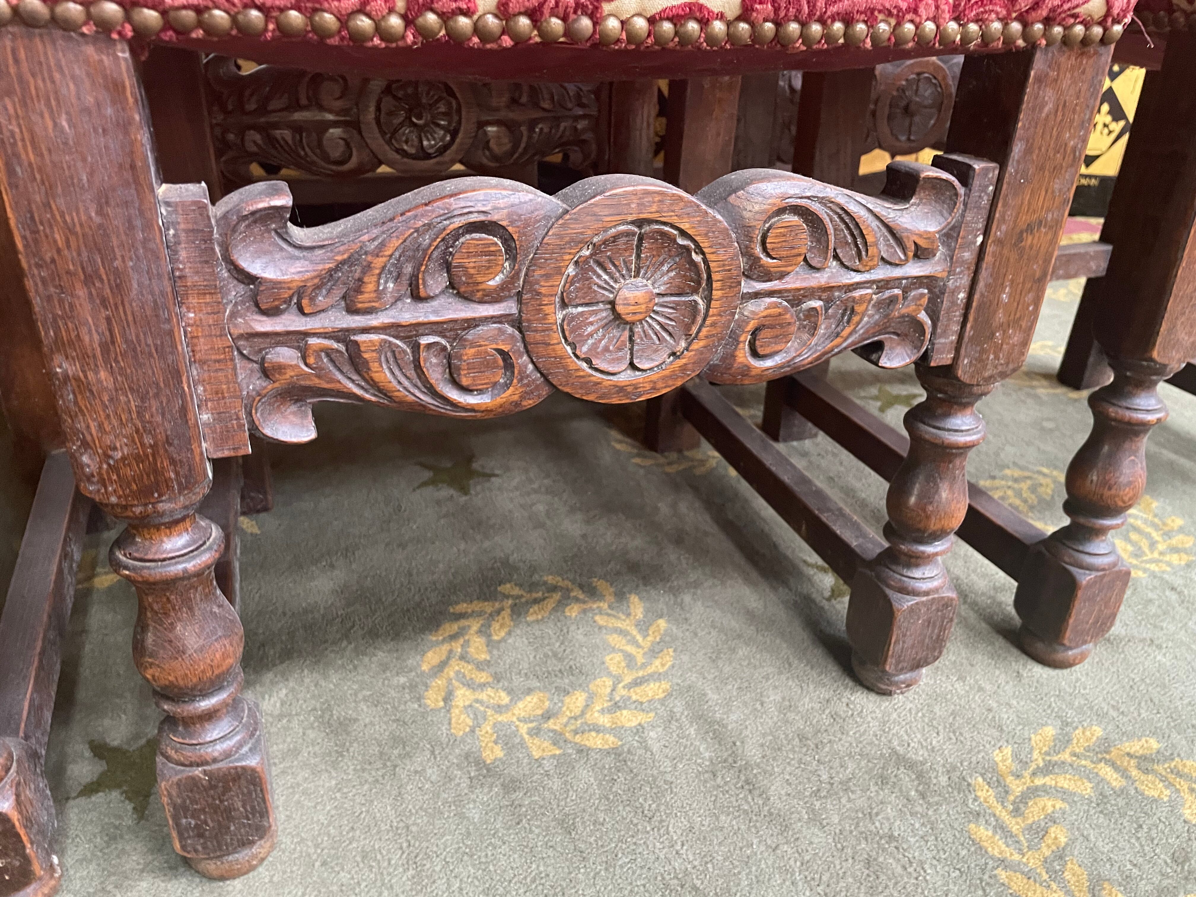 Suite of 6 Renaissance style chairs - High Period