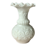 White opaline vase from Portieux Vallerysthal - French fair opaline
