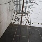 Porte carte en fer forgé sur pied