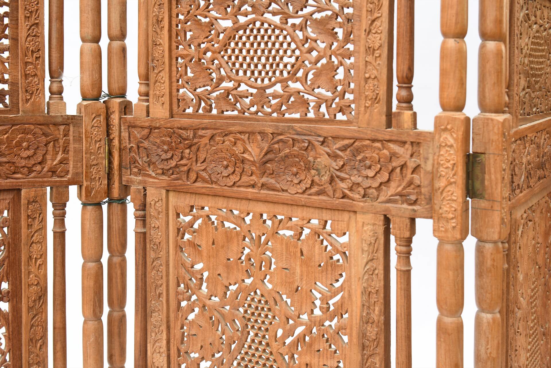 Indian four-leaf wooden screen