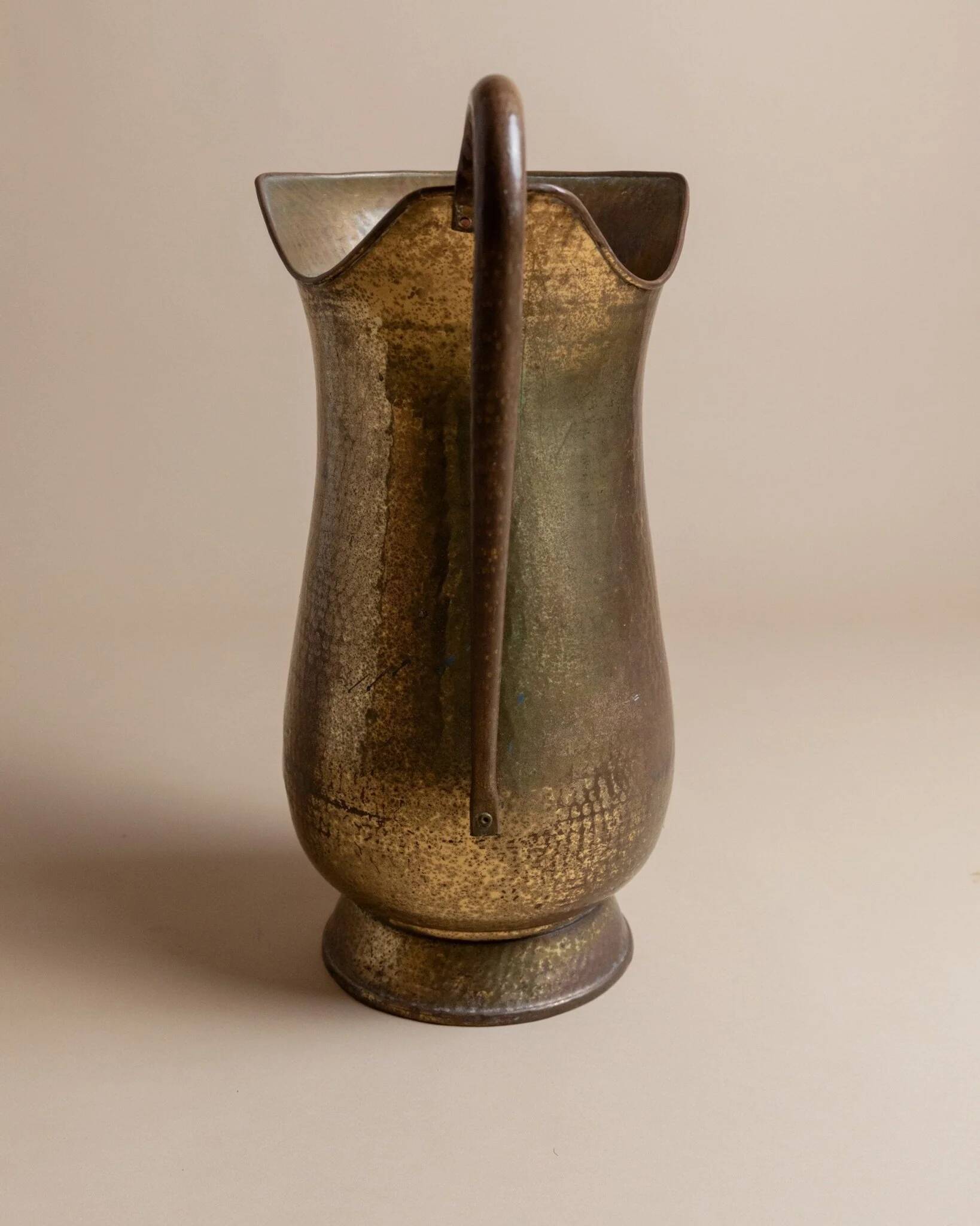 XXL vintage brass jug handmade in Italy (1950s) – golden brass vase with patina and elegant handle