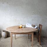 Round farm table