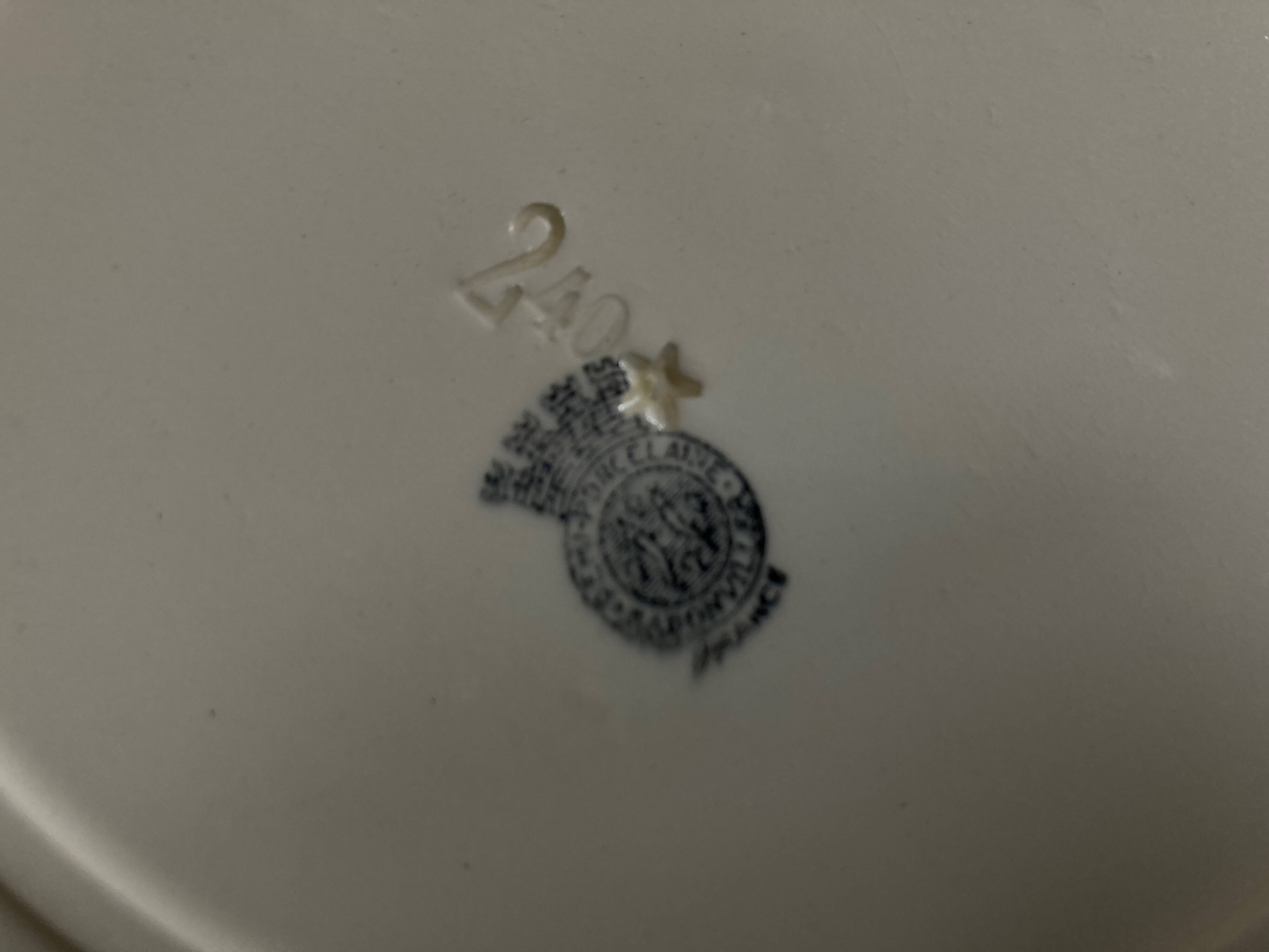 Set de 6 assiettes ivoire modernistes terre de fer