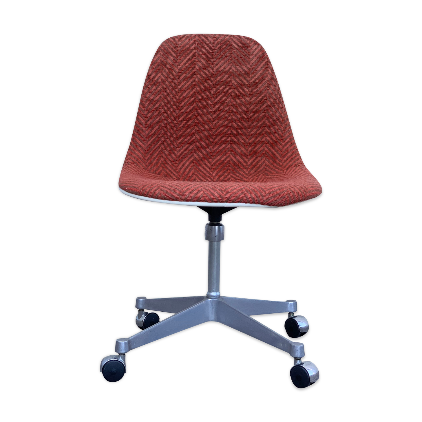 Charles and Ray Eames' office chair for Herman Miller 1960