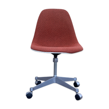 Office chair by Charles and Ray Eames for Herman Miller 1960