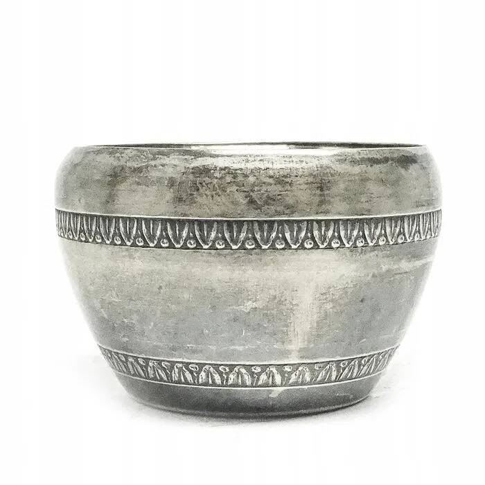 P6t salt shaker art deco