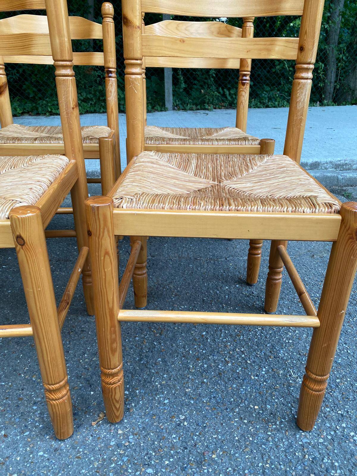 6 Scandinavian chairs in solid wood and straw, 1980