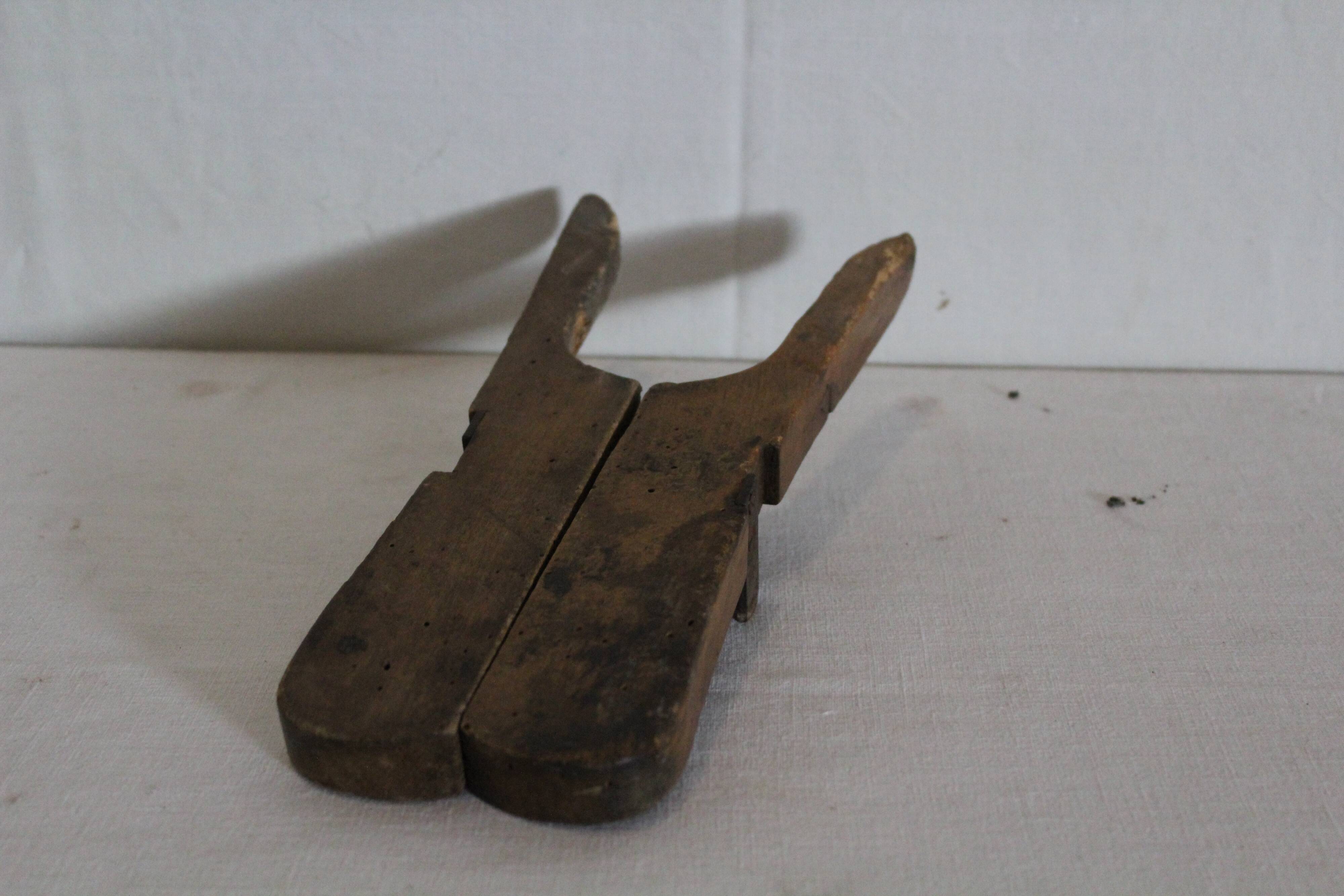 Foldable boot pullers