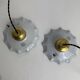 Paire d’anciennes petites suspensions emaillees
