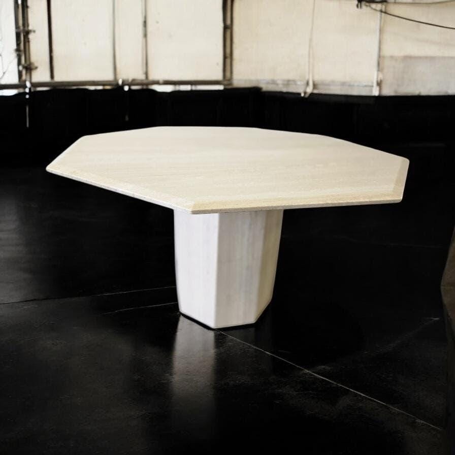 Table vintage octogonale en travertin / table à manger wabisabi