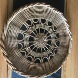 Round glass and wicker top