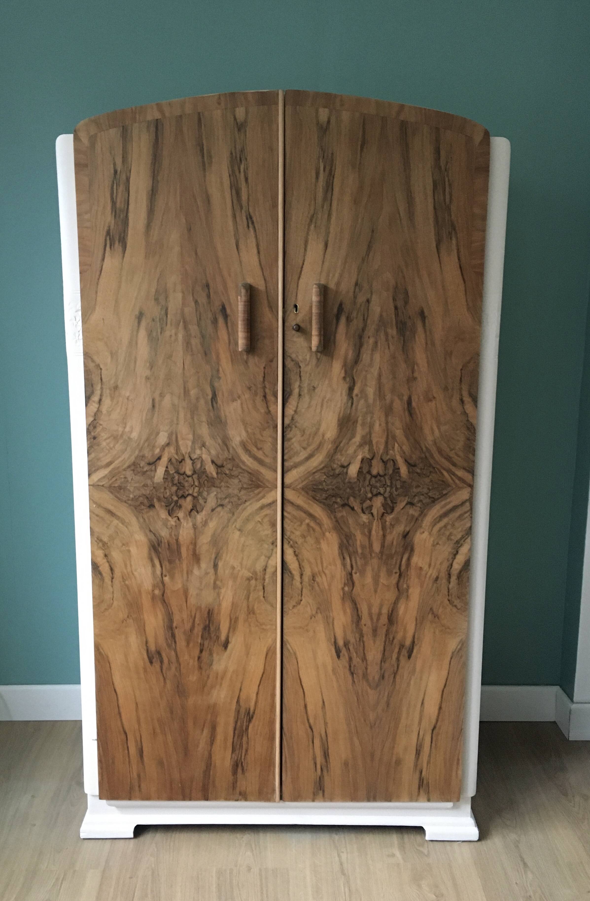 Small art deco cabinet from the 1930s in white burl wood