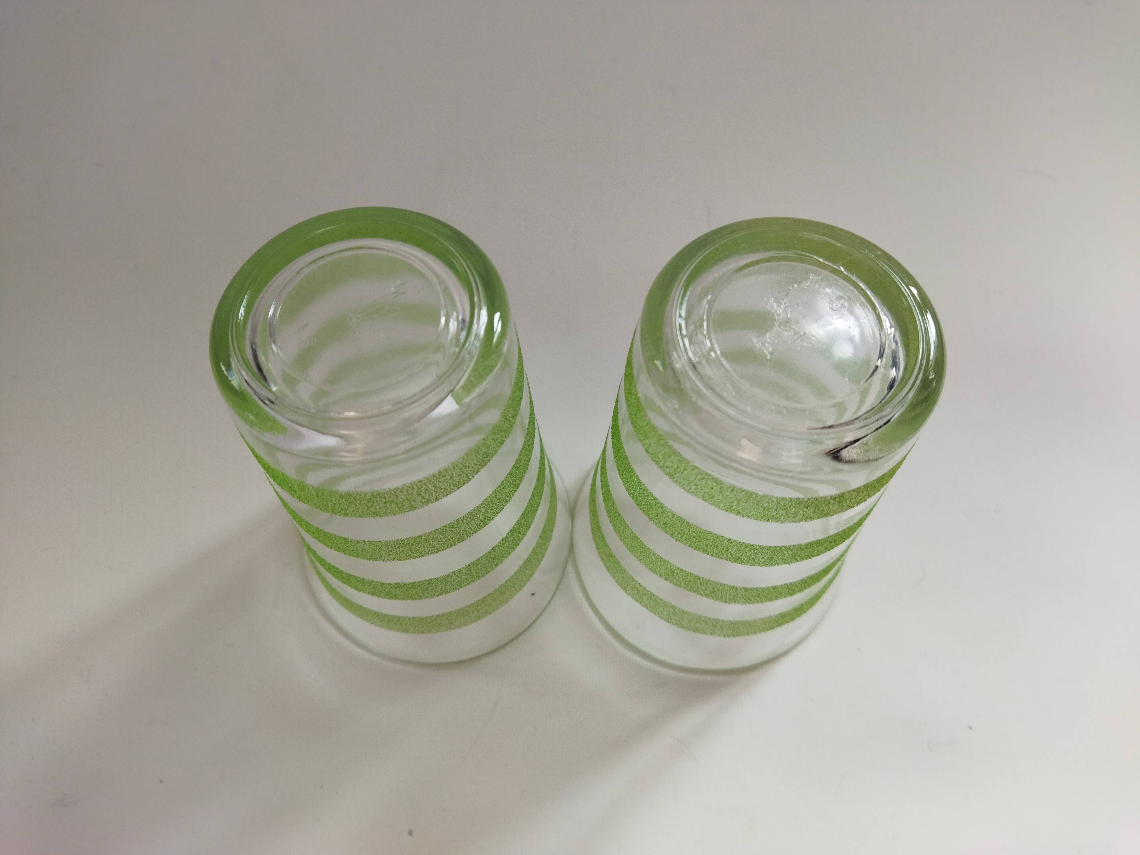 Deux verres granités VHF