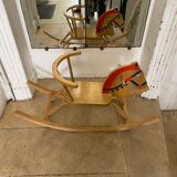 Cheval en bois