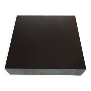 Table basse cube laquée