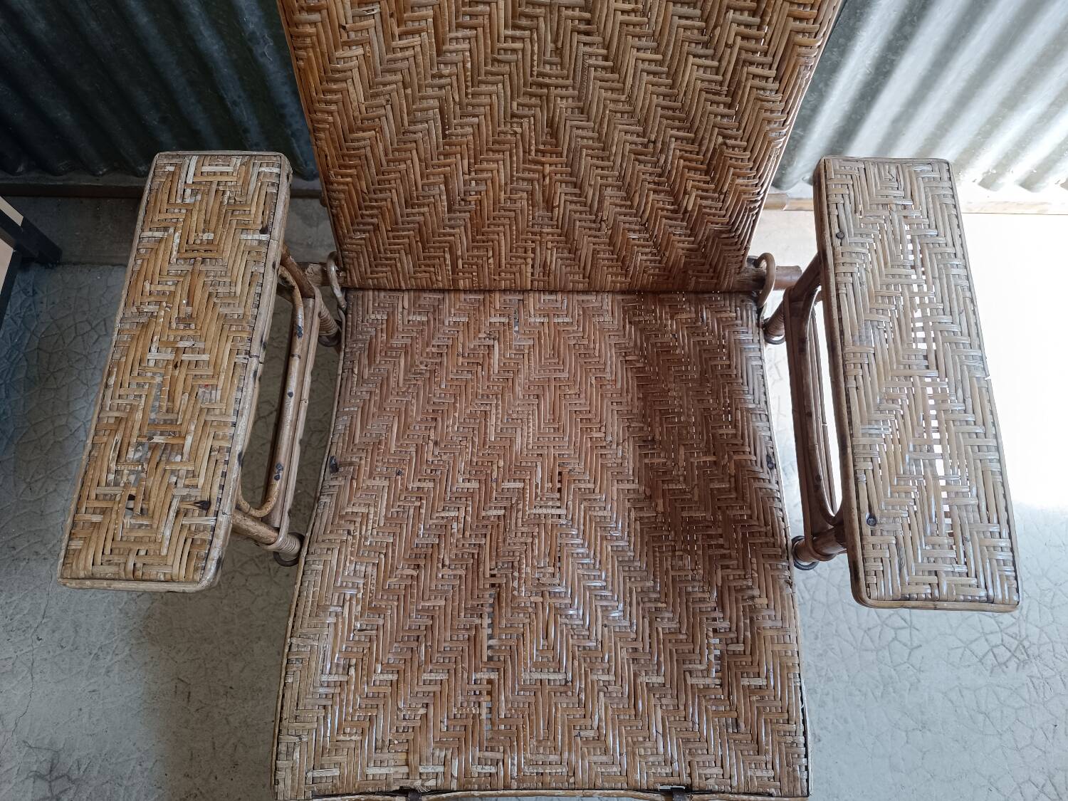 Sunbed - Vintage rattan wicker deckchairs