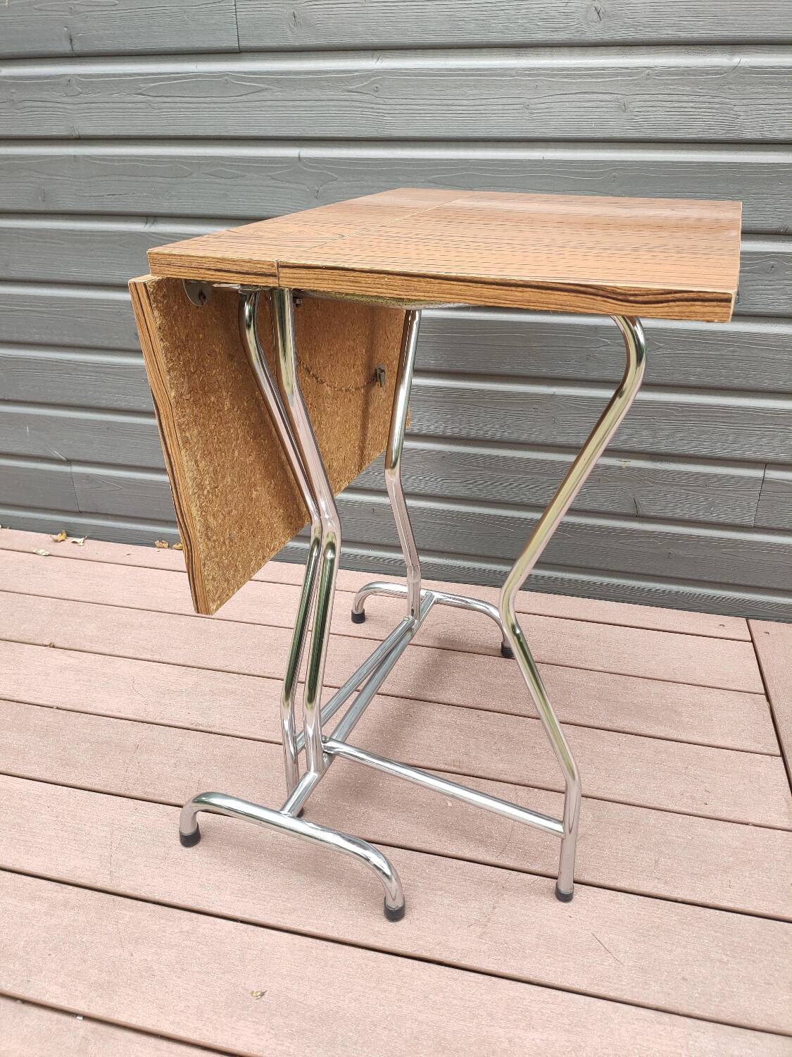 Table pliante vintage en formica