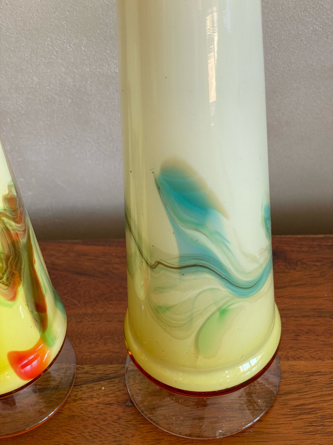 Duo of frill soliflores