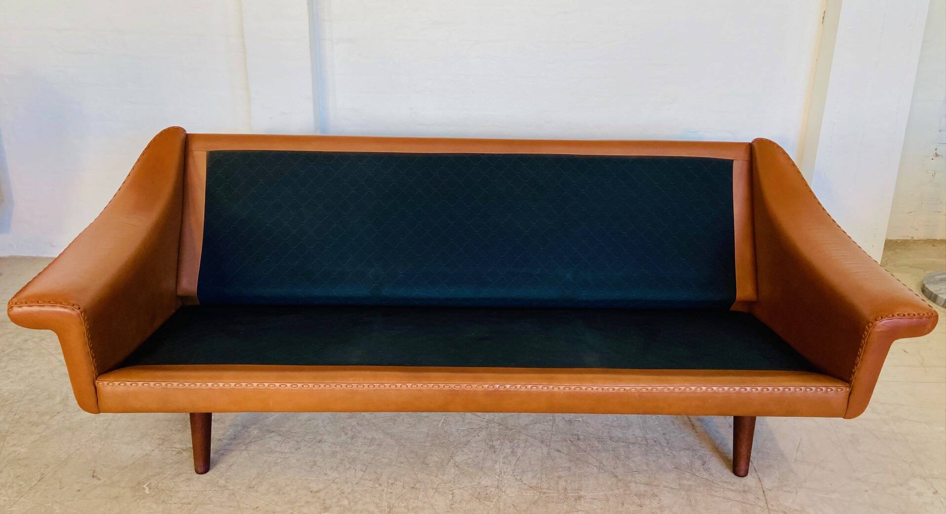 Aage Christiansen vintage Danish mid-century 3 person cognac "Matador" sofa