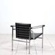 Fauteuil « lc1 » de charlotte perriand pour le corbusier, édités par cassina