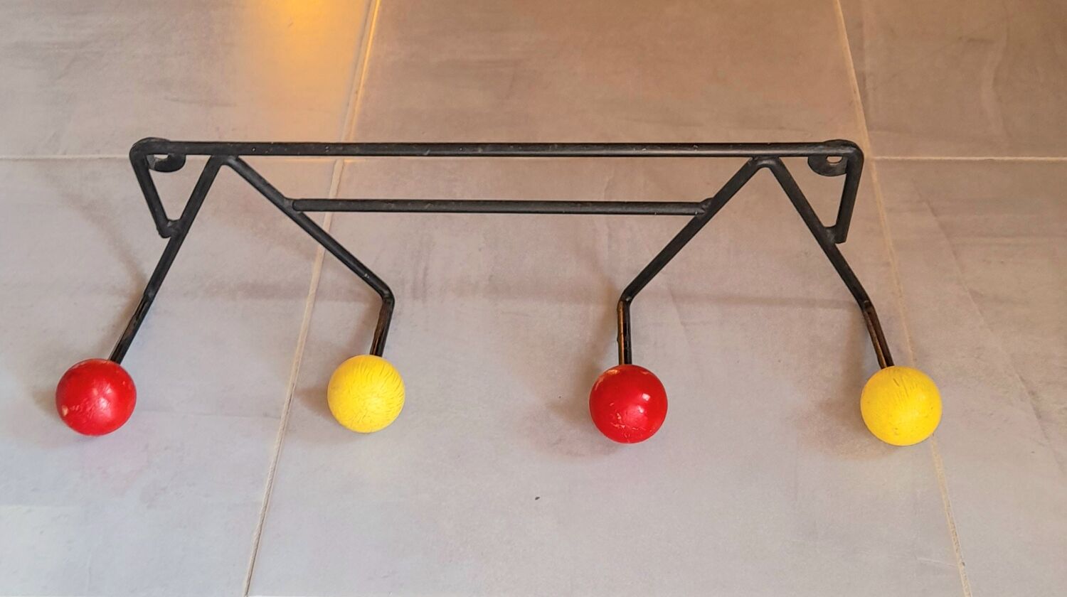 Porte manteau mural boules 60s
