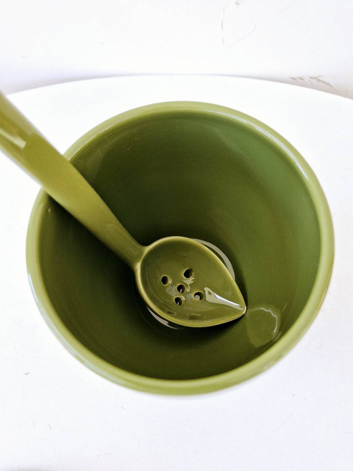 Pot a olives pickles avec cuillère céramique allemande vert asa