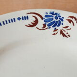 Cinq assiettes plates de Sarreggemines