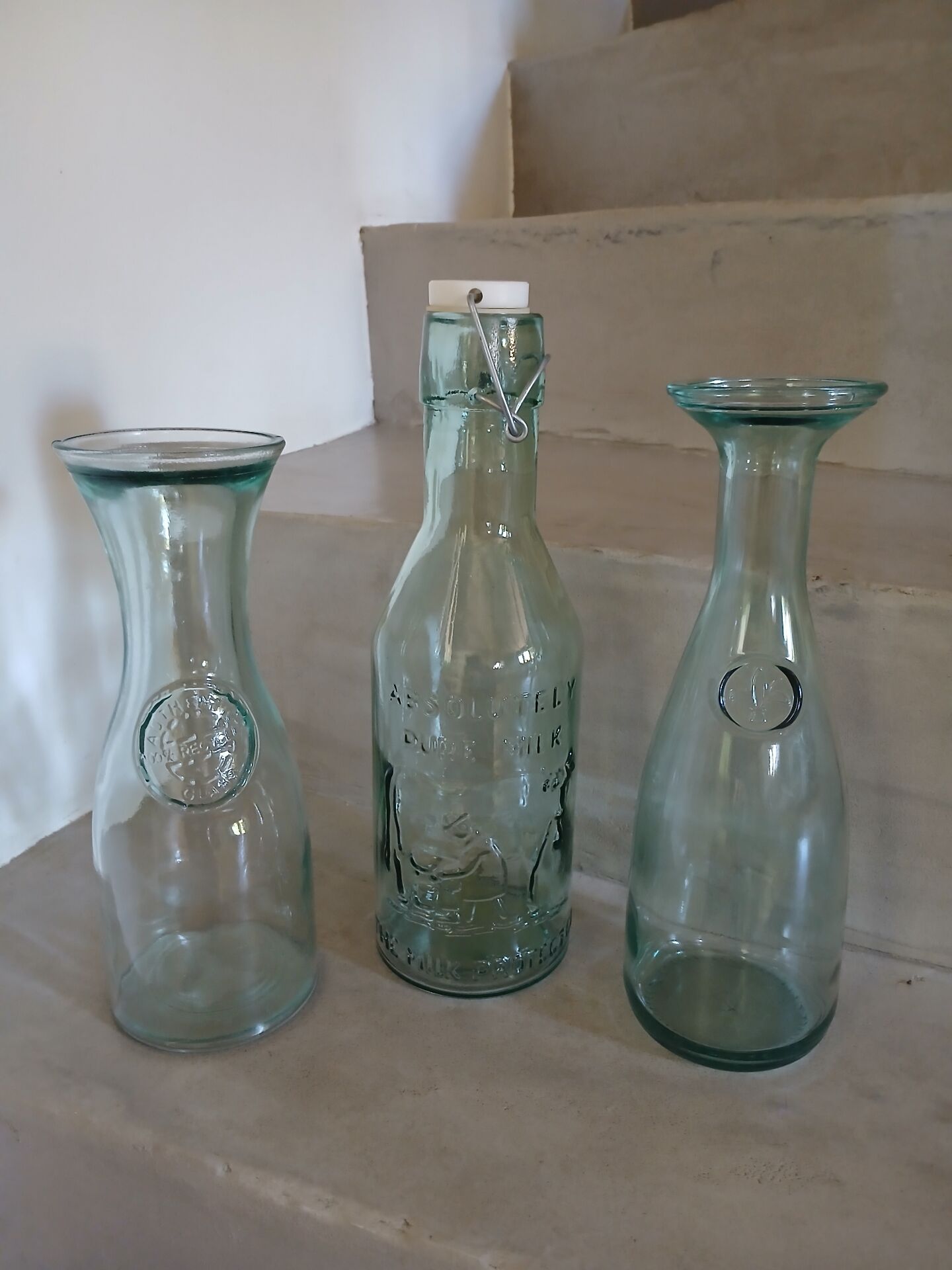 3 carafes en verre
