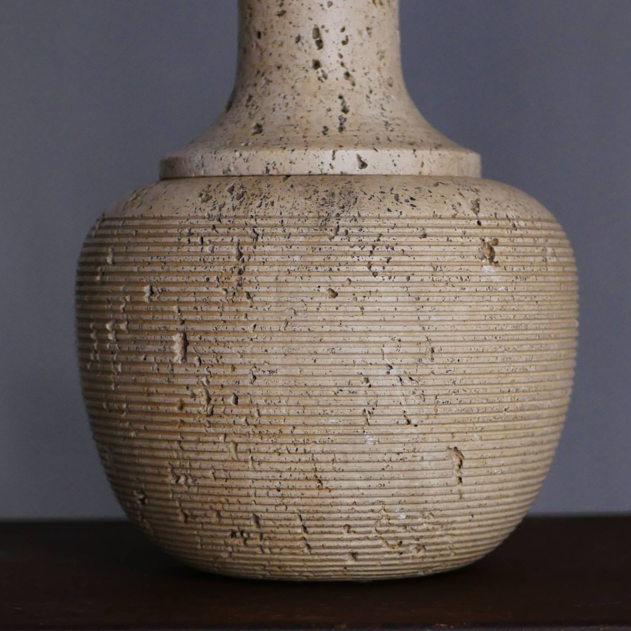 Large table lamp in travertine - Attributed to Mannelli production