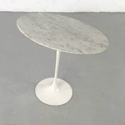 Tulip oval side table by Eero Saarinen for Knoll International – 1960s