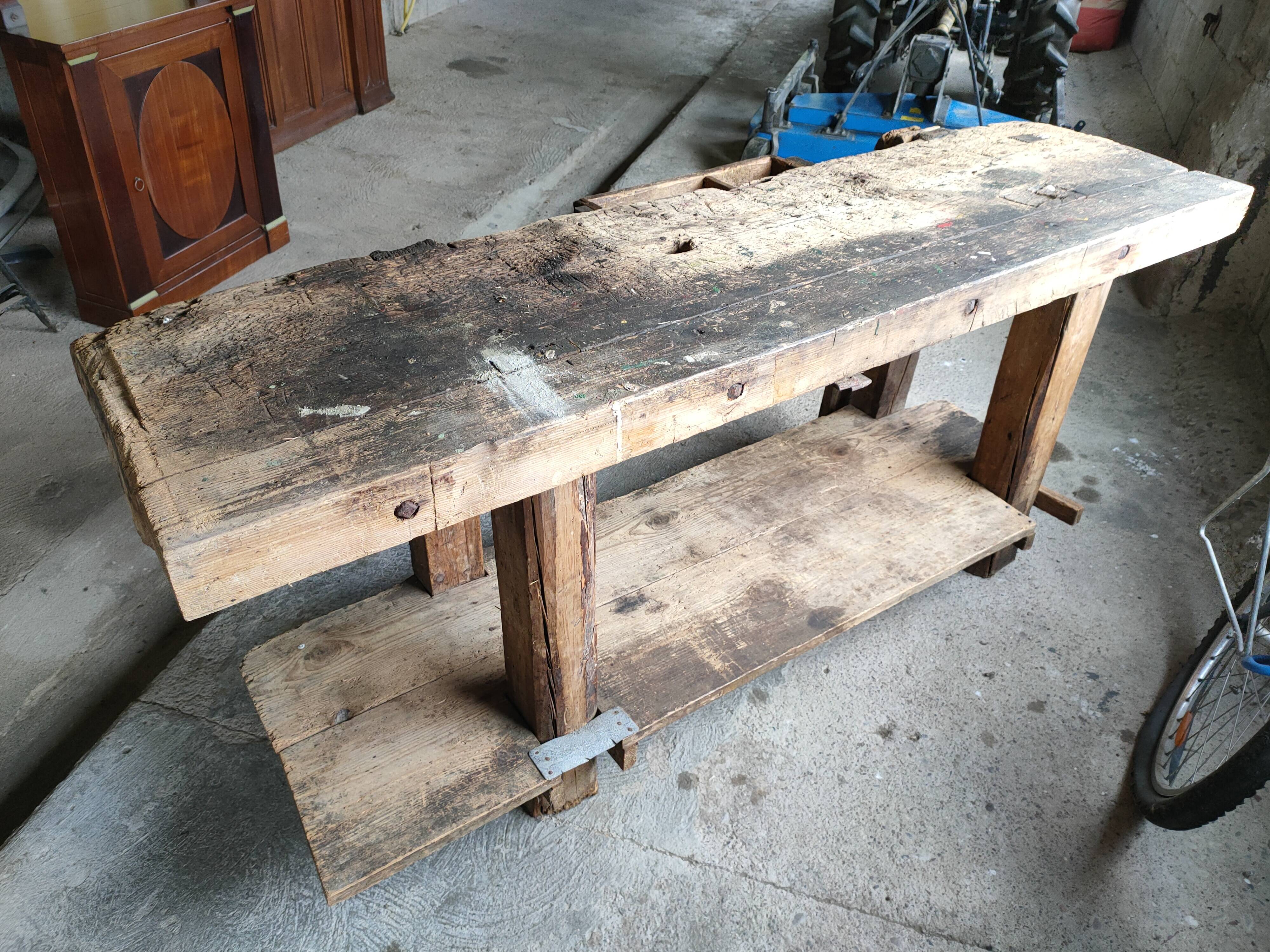 Wooden carpenter's establishment