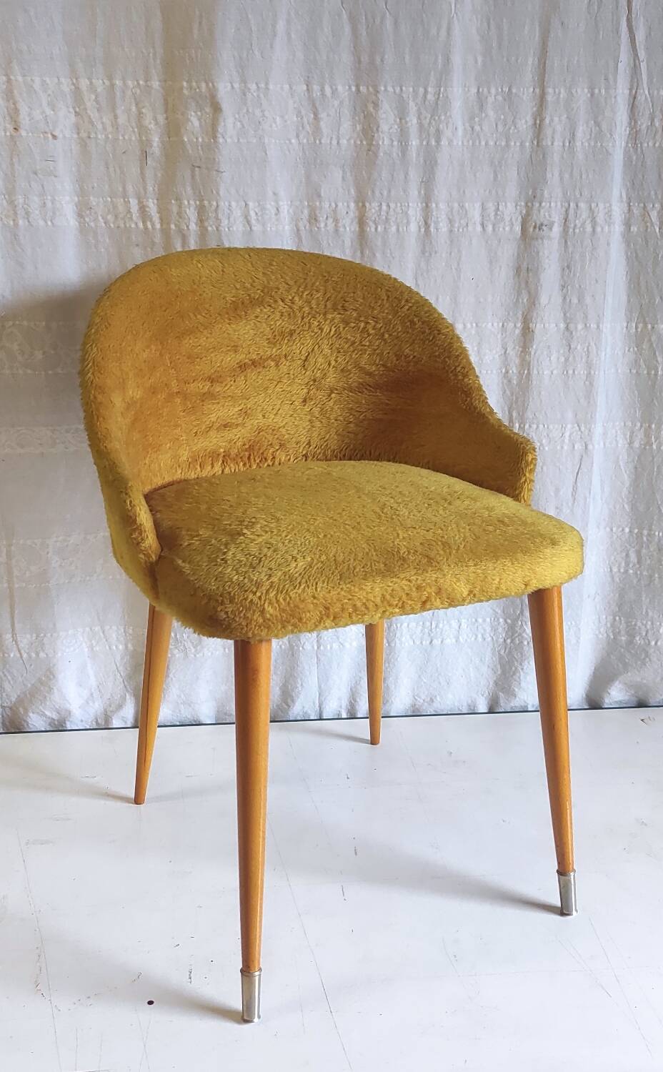 Vintage chair in wood and old gold fur - 50s/60s