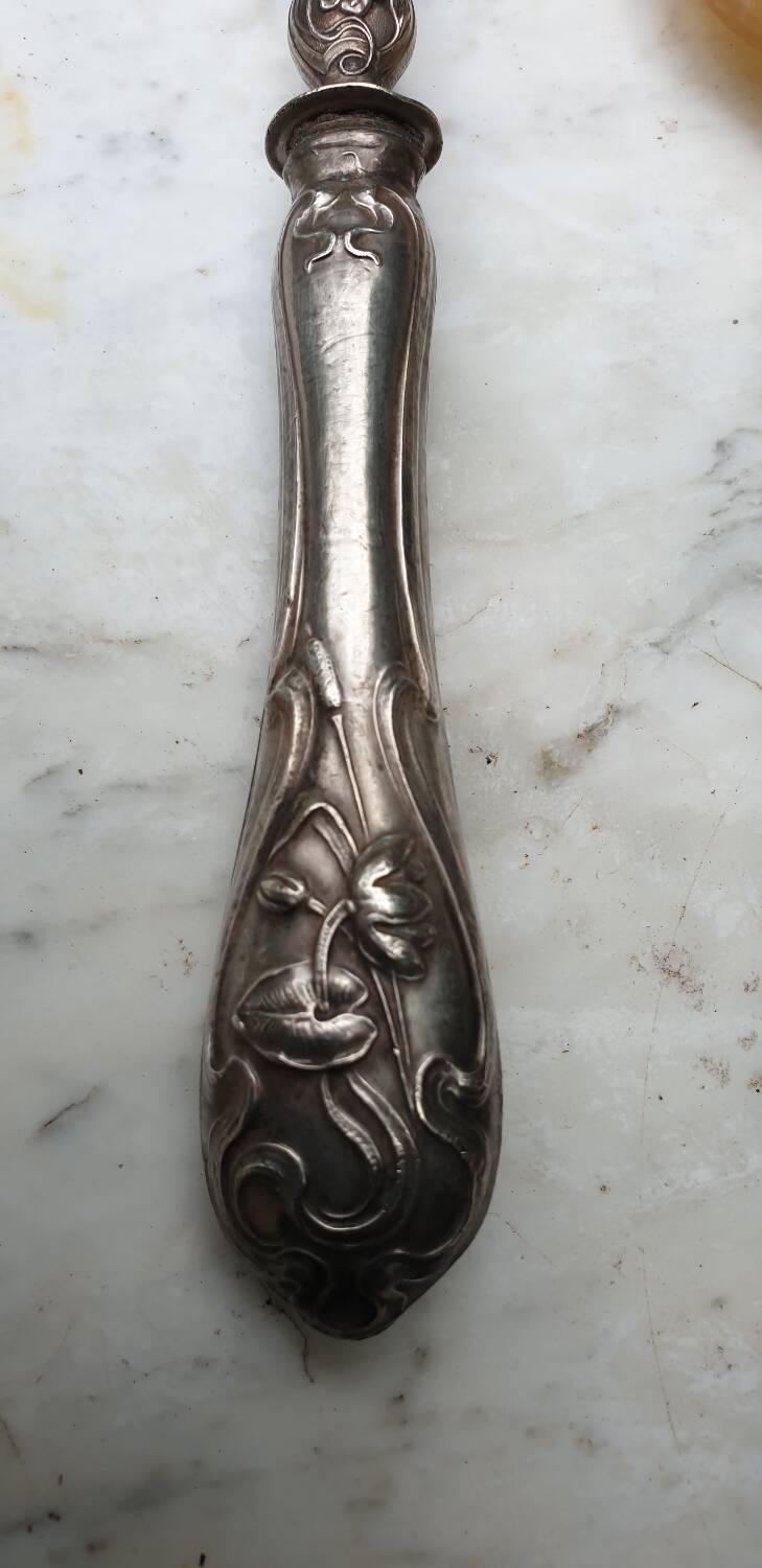 Art Nouveau salad servers in horn and silver metal