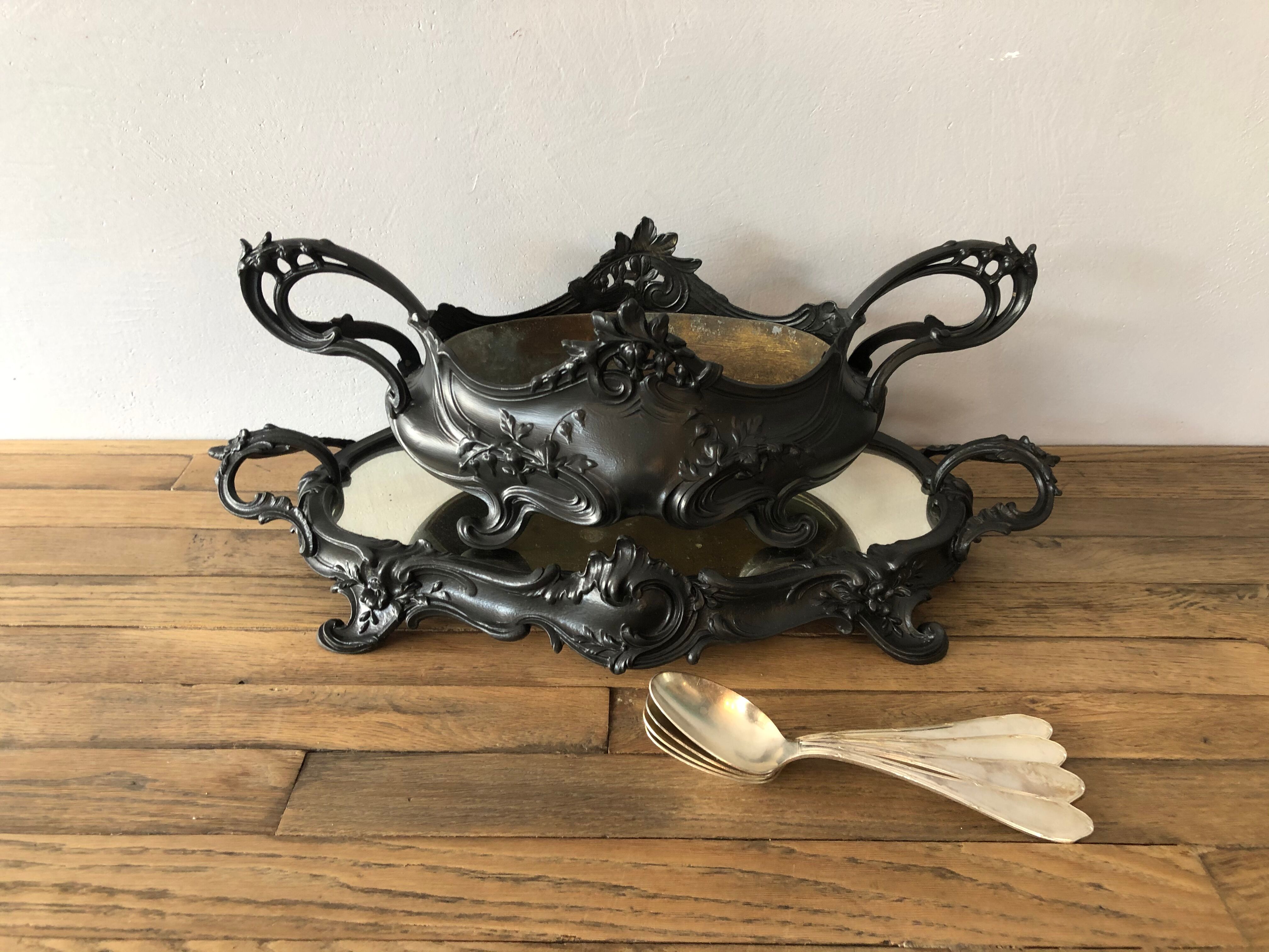 Louis XV-style centerpiece