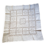 Nappe brodée main