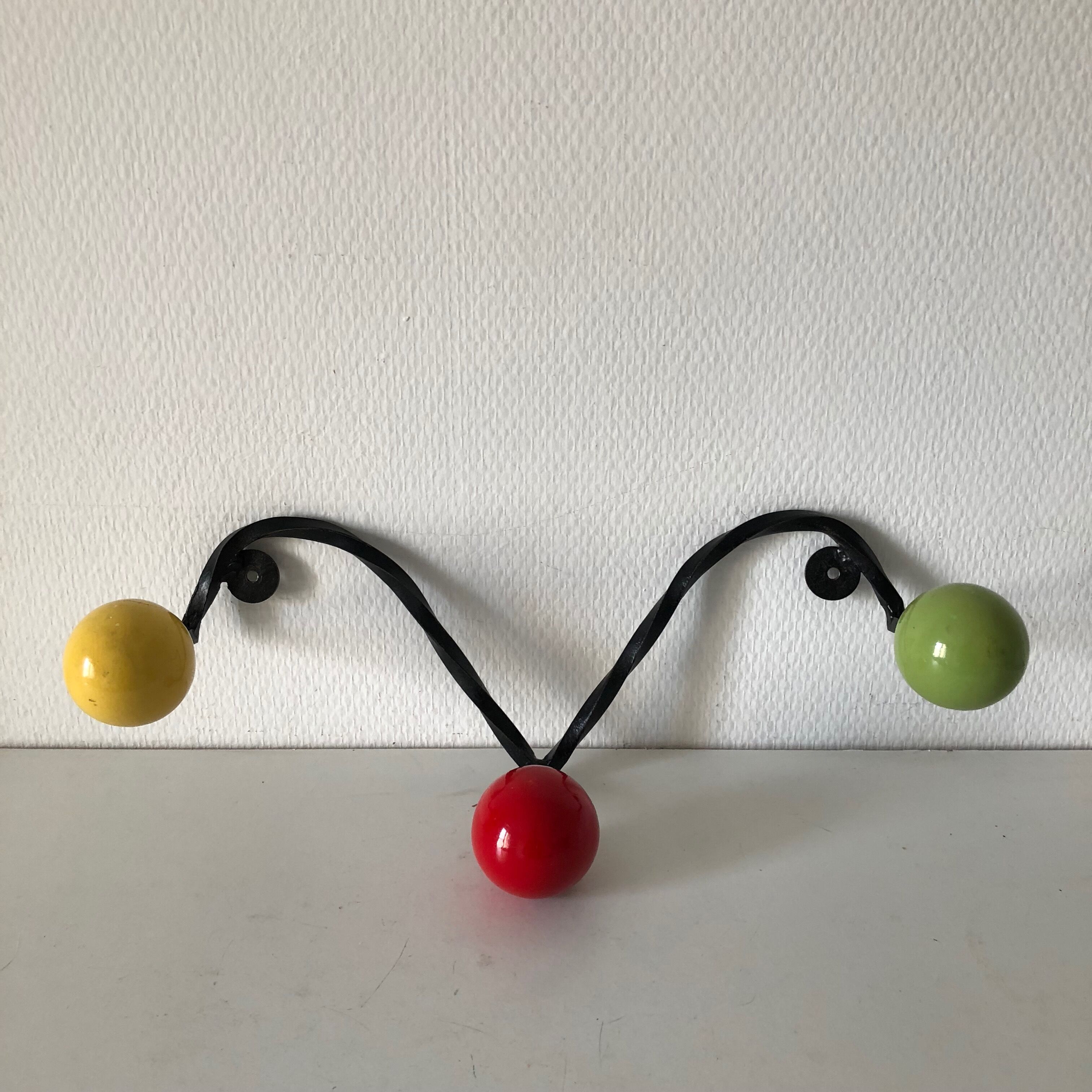 Coat rack 3 balls wood vintage 1960