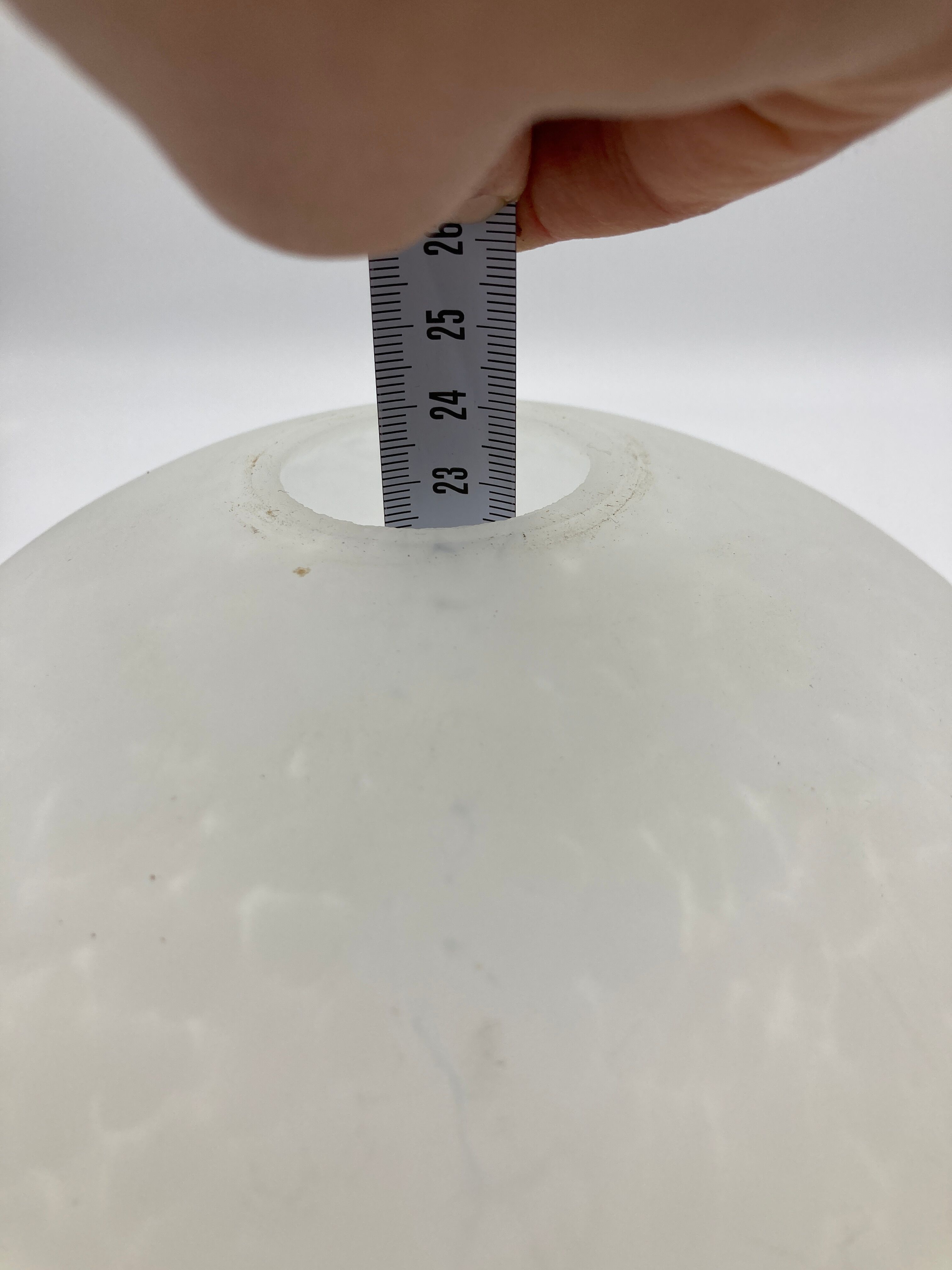 Speckled glass suspension