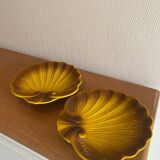 Vintage shell-shaped plates