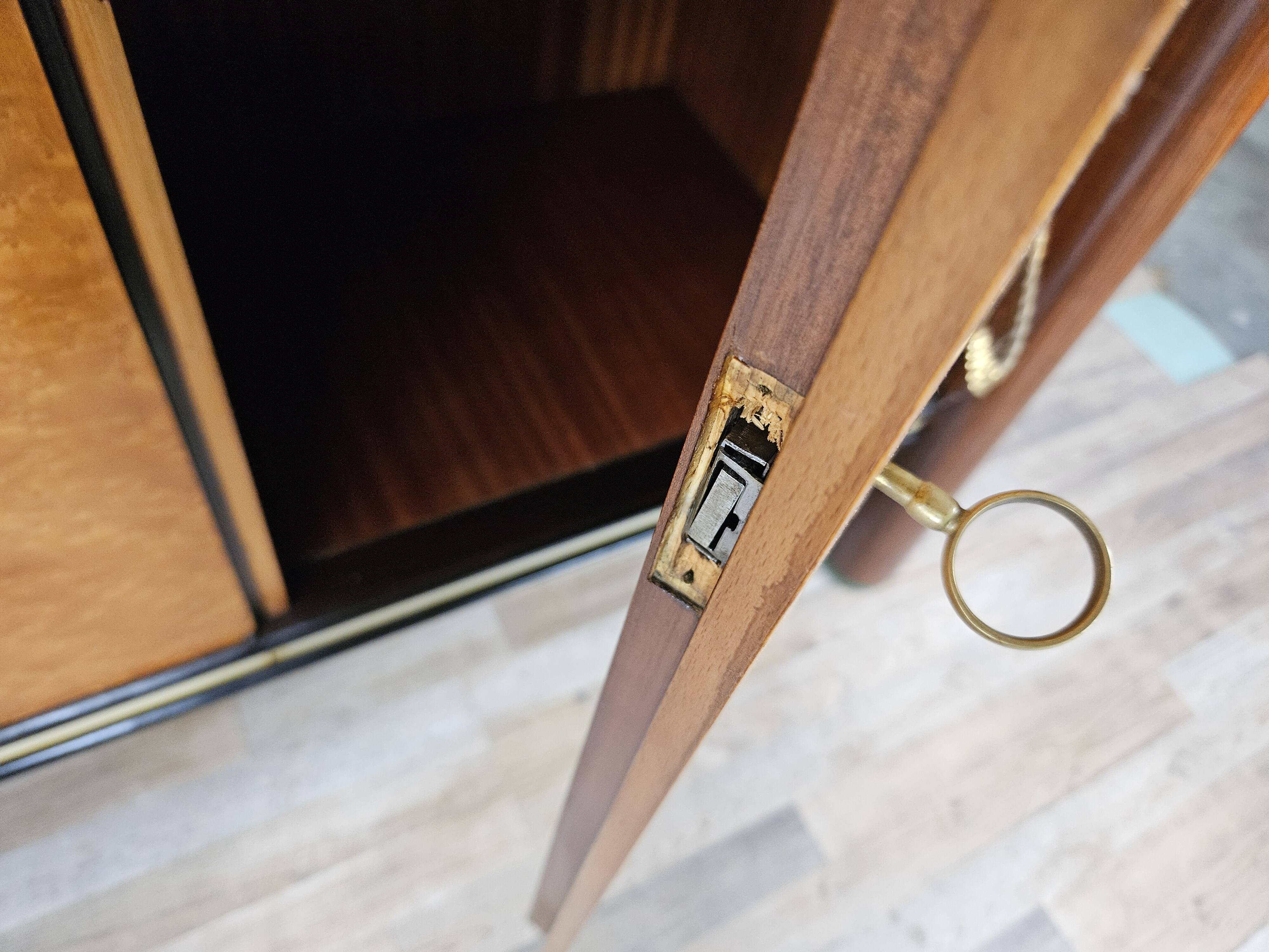 Art Decò Sideboard in Mahogany and Maple with Black Glass and Brass Finishi