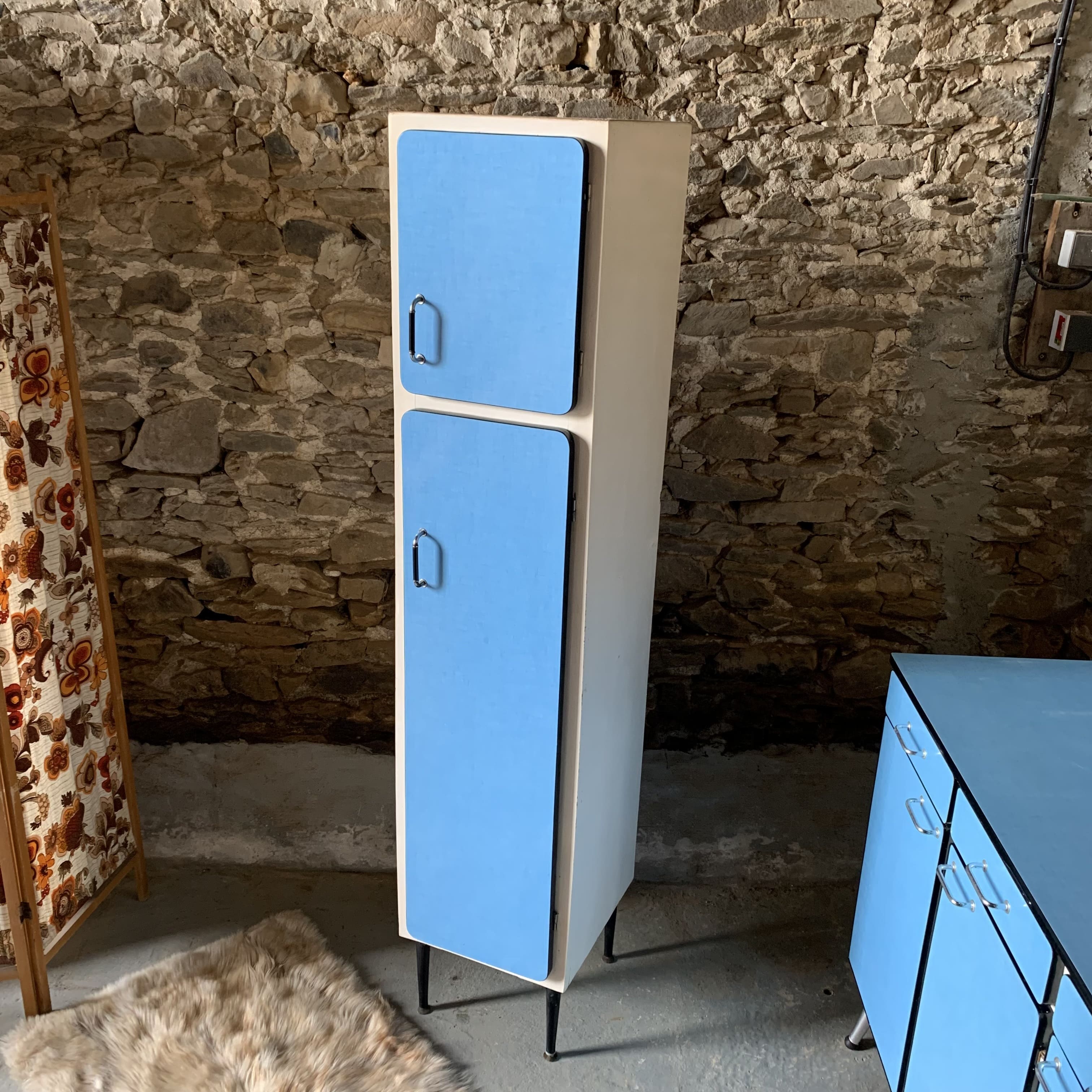 2-door wardrobe