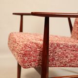 Fauteuil scandinave et repose-pieds couleur homard rouge design by H. Lis