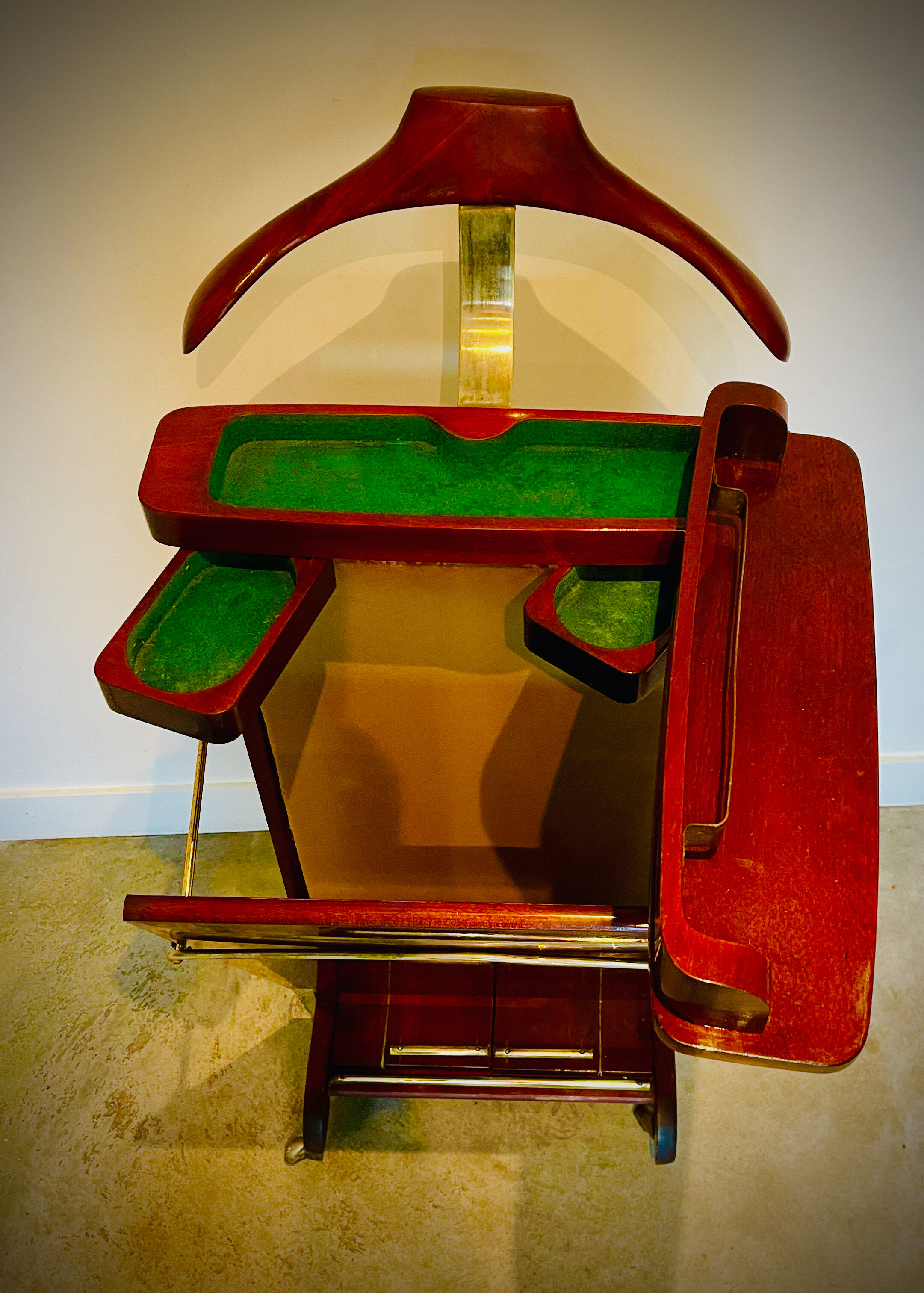 Full mahogany room & night valet for Fratelli Reguitti