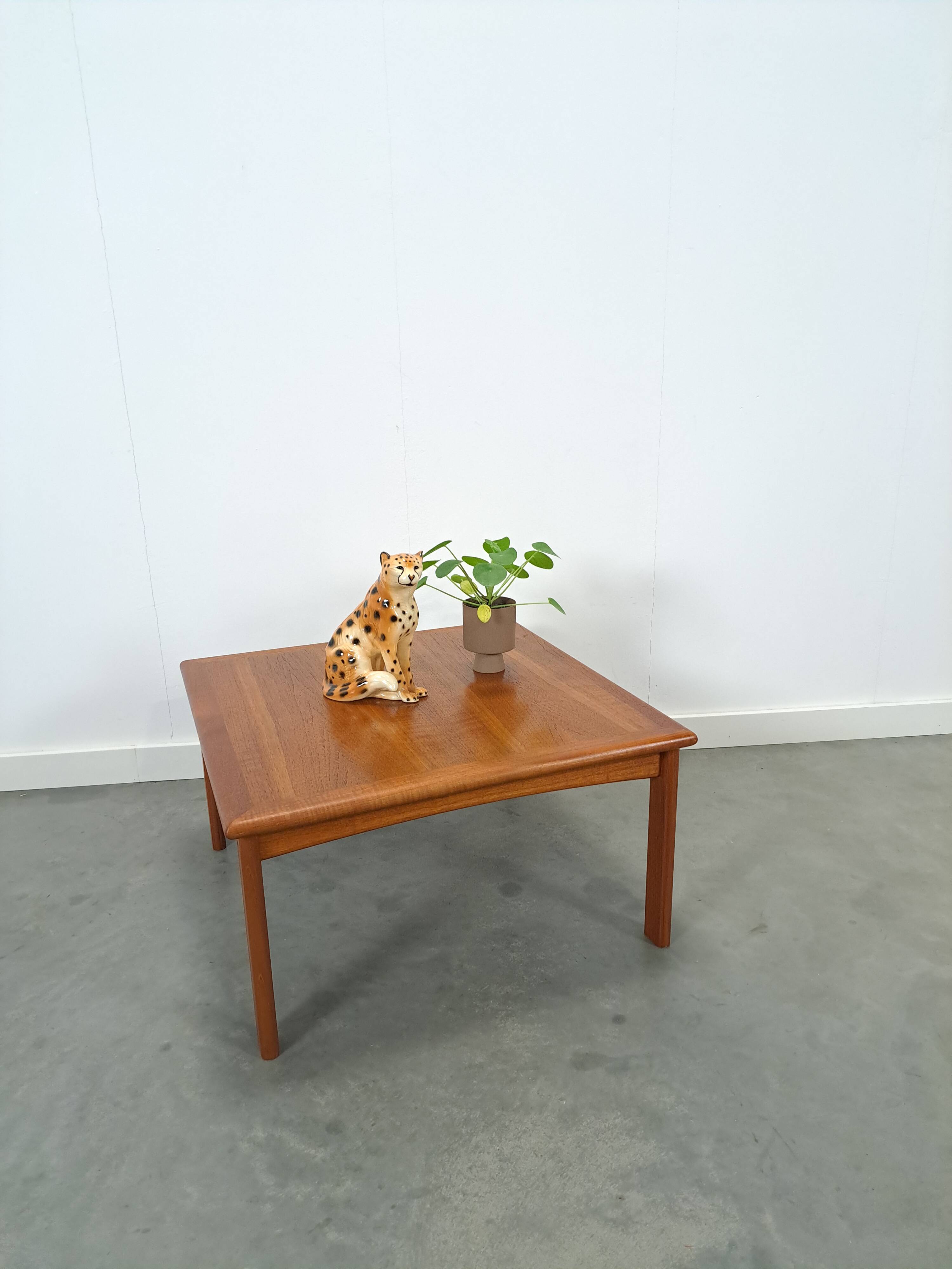 Table de salon en teck Deense vierkante Glostrup, nr, 4