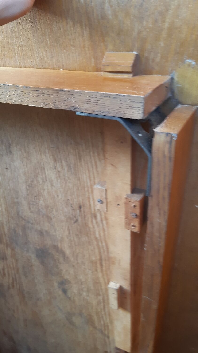 Table en chêne doré 1950