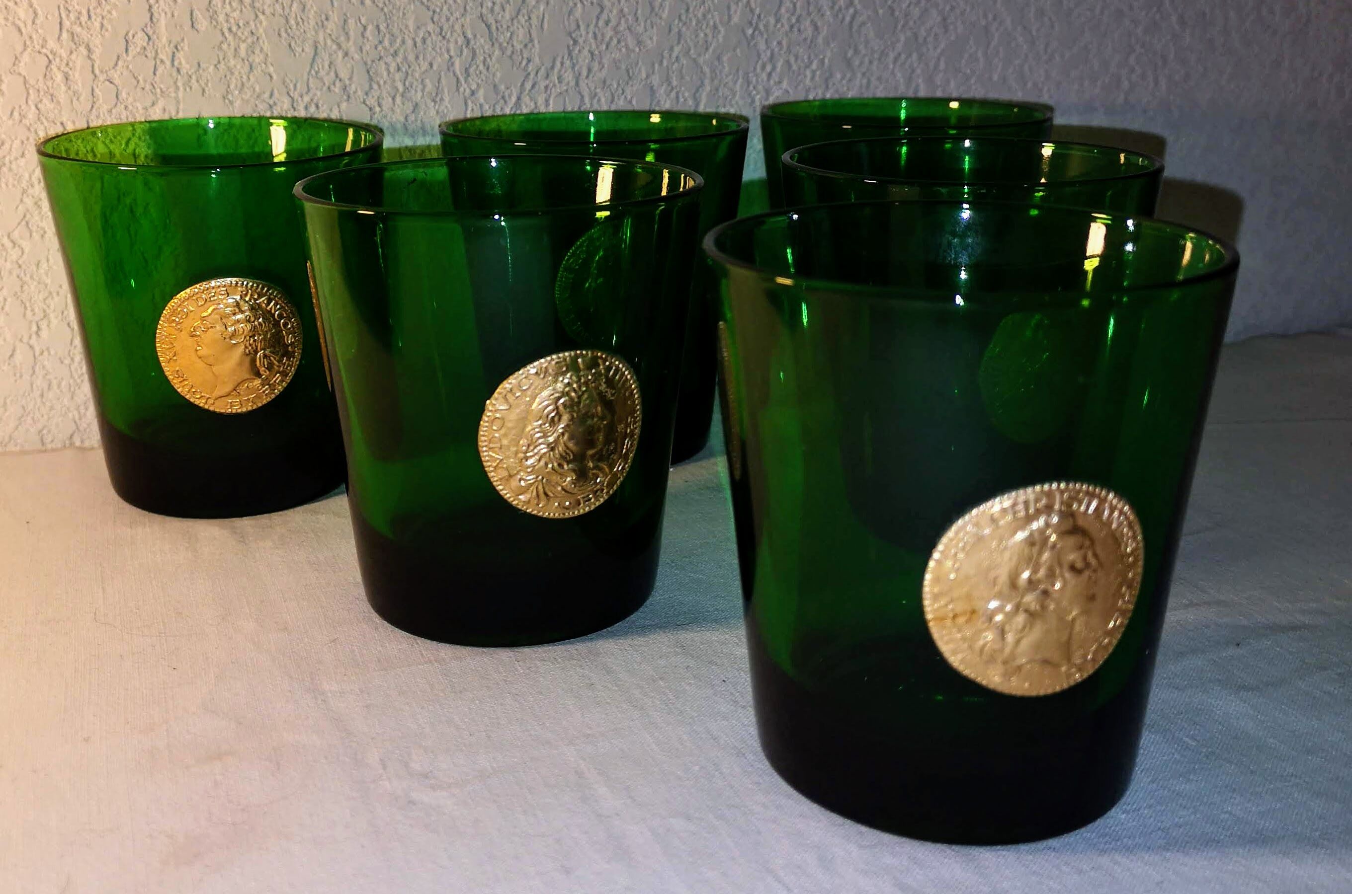 Lot of golden seal glasses